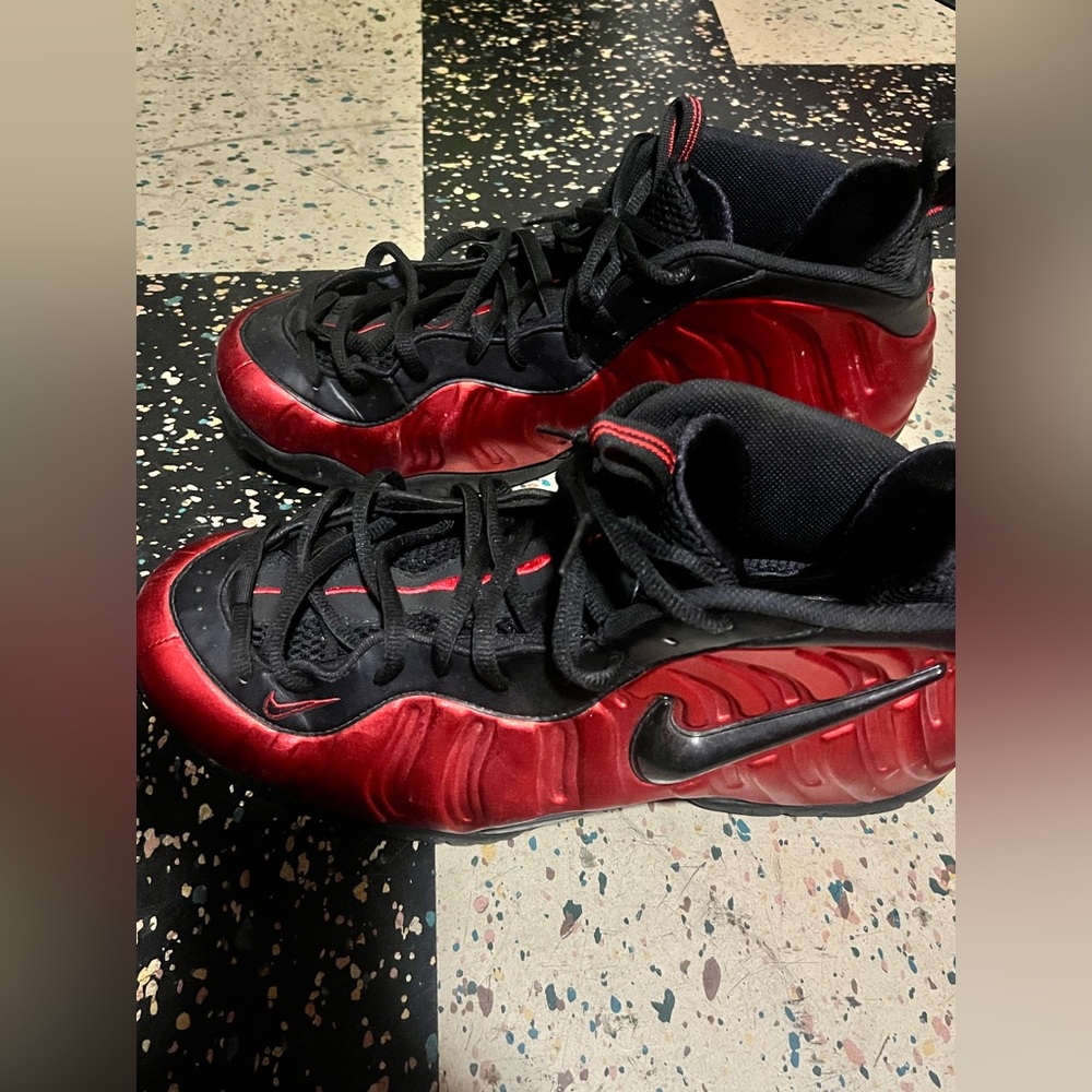 Men’s Nike Air Foamposite One Metallic Red